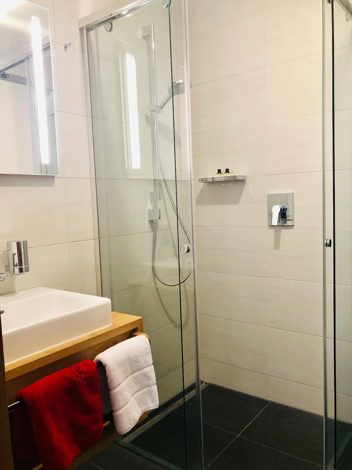 Bad mit Dusche